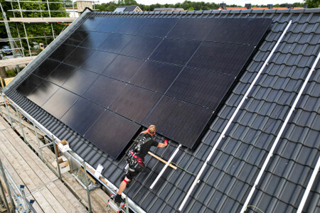 Zonnepanelen installeren dijkman projecten
